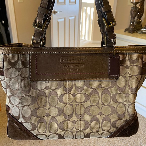 Coach Handbags - Coach tote